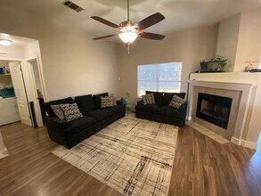 3422 Settlement Dr in Round Rock, TX - Foto de edificio - Building Photo