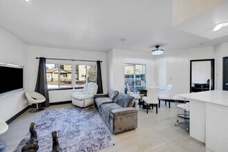 6001 S Yosemite St in Greenwood Village, CO - Building Photo - Building Photo