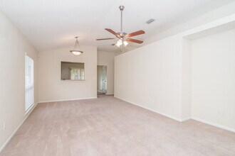 3954 Pebble Brooke Circle South in Orange Park, FL - Building Photo - Building Photo