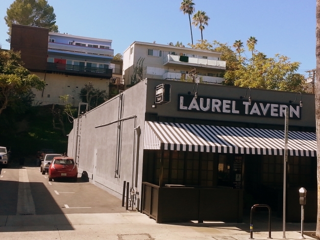 11937 Laurelwood Dr in Studio City, CA - Foto de edificio - Building Photo