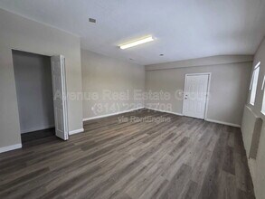 1131 N Florissant Rd in St. Louis, MO - Building Photo - Building Photo