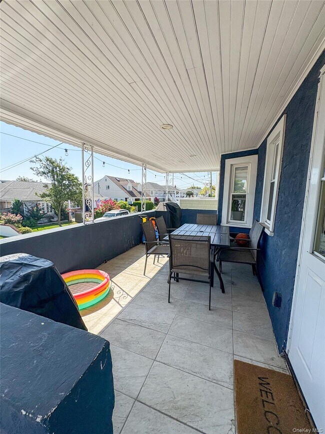 63 Mohawk Ave in East Atlantic Beach, NY - Building Photo - Building Photo