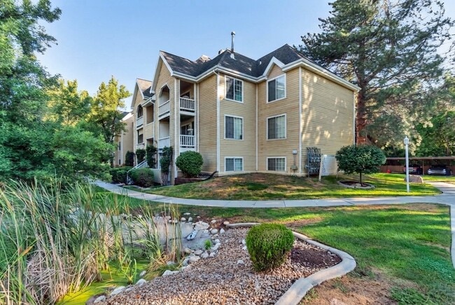 property at 1222 E Waterside Cv