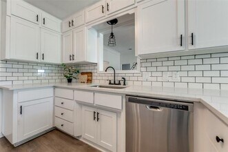 2304 Oak Knoll Ct in Colleyville, TX - Building Photo - Building Photo