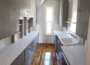 32 Hevey St, Unit 3 in Manchester, NH - Building Photo - Building Photo