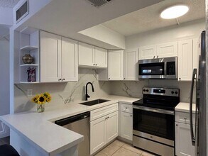 8231 Thames Blvd in Boca Raton, FL - Building Photo - Building Photo