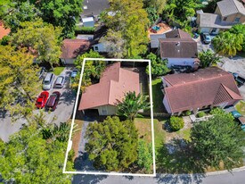 1257 NW 91st Ave in Coral Springs, FL - Building Photo