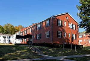 Plaza Hill Manor Apartments