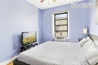 21-57 33rd St-Unit -5A in Queens, NY - Building Photo - Building Photo