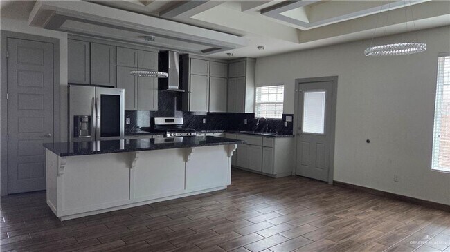 10 S 17th St in McAllen, TX - Building Photo - Building Photo