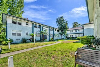 5835 Bowcroft St, Unit 2 in Los Angeles, CA - Building Photo - Building Photo