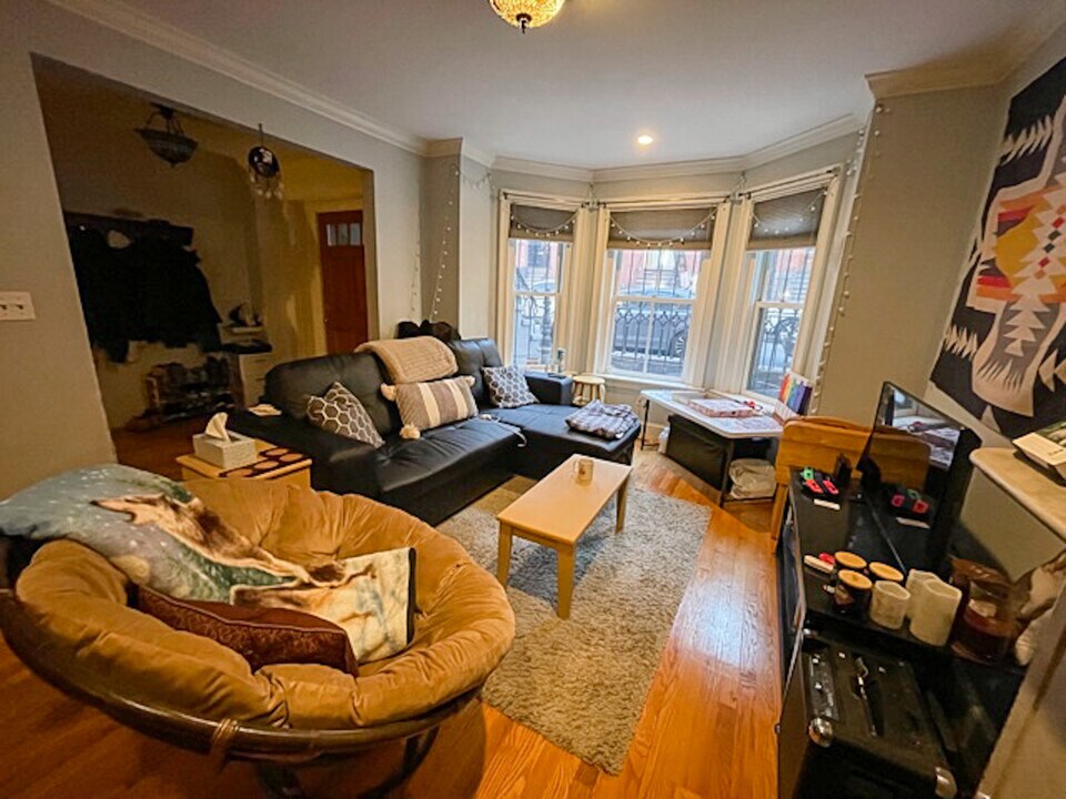57 Dwight St in Boston, MA - Building Photo
