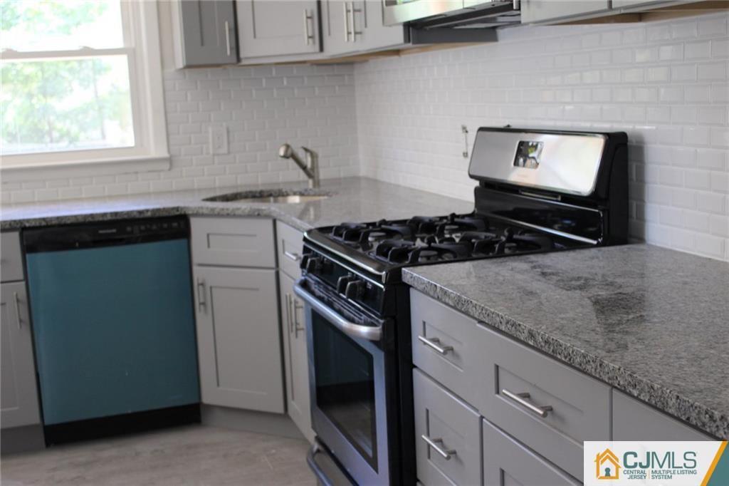 181 Middlesex Ave in Iselin, NJ - Building Photo