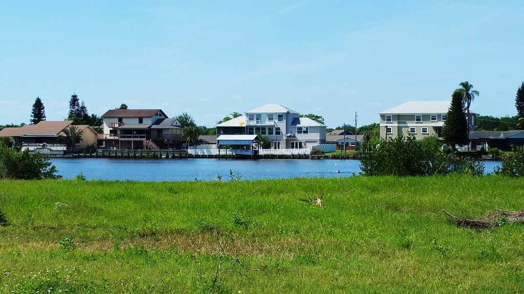 Bayou Mobile Home Park in Gibsonton, FL - Building Photo