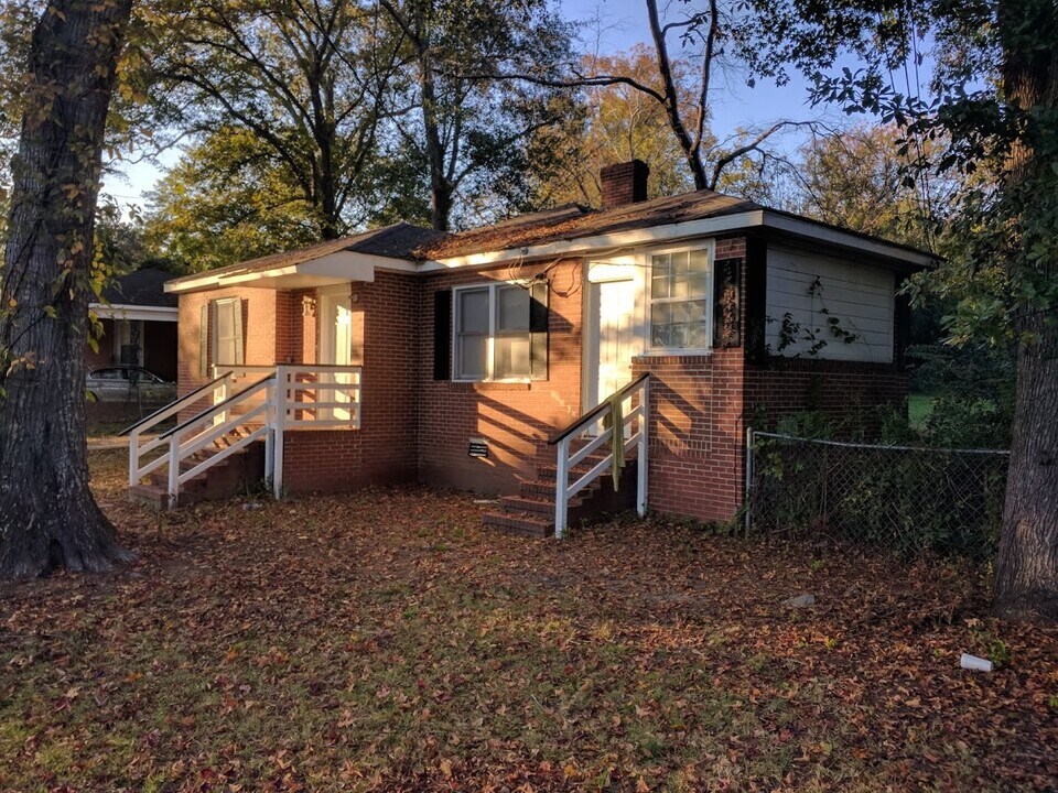 1236 Alta Vista Dr in Columbus, GA - Building Photo