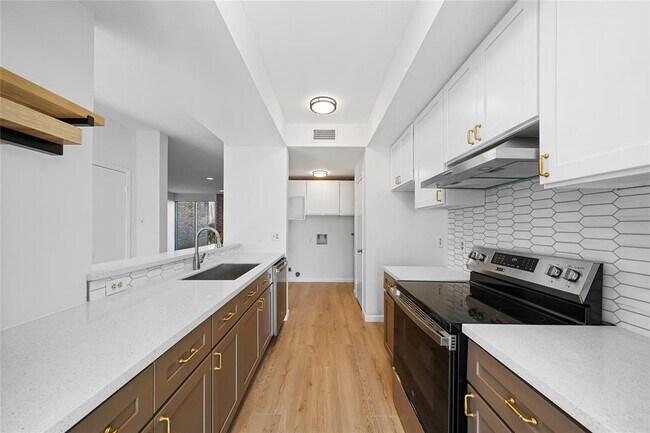 property at 2139 Lake Village Dr
