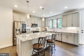 5004 Oakmoore Dr in North Bethesda, MD - Building Photo - Building Photo