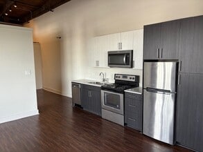 806 Sampson St in Houston, TX - Building Photo - Building Photo