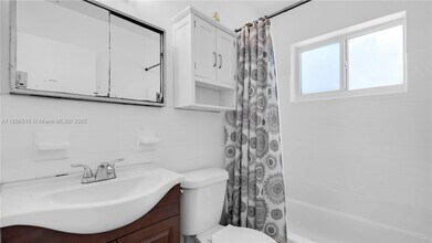 806 N 24th Ave in Hollywood, FL - Foto de edificio - Building Photo