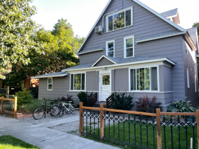 property at 507 W Alder St