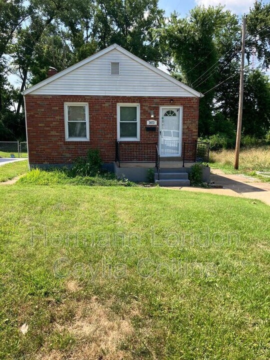 3673 Park Lawn Dr in St. Louis, MO - Building Photo
