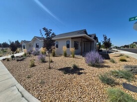 3783 SW 47th St in Redmond, OR - Building Photo