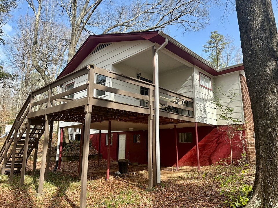 256 Micasa Dr in Pendleton, SC - Building Photo