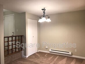 4629 W Lake Sammamish Pkwy SE in Issaquah, WA - Building Photo - Building Photo