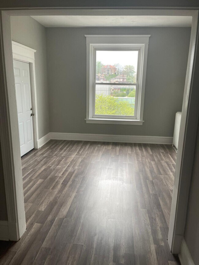 Schricker Apartments in Davenport, IA - Building Photo - Building Photo