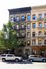 128 E 83rd St in New York, NY - Foto de edificio - Building Photo