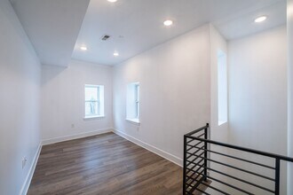 2444 Frankford Ave in Philadelphia, PA - Building Photo - Building Photo