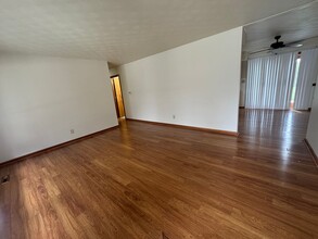 4 Belhaven Dr in Springfield, IL - Building Photo - Building Photo