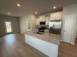 521 Vista Pointe Dr in Pearl, MS - Foto de edificio - Building Photo