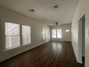 1004 Illinois St in Robstown, TX - Building Photo - Building Photo