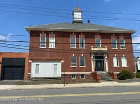 802 Main St in Peckville, PA - Building Photo