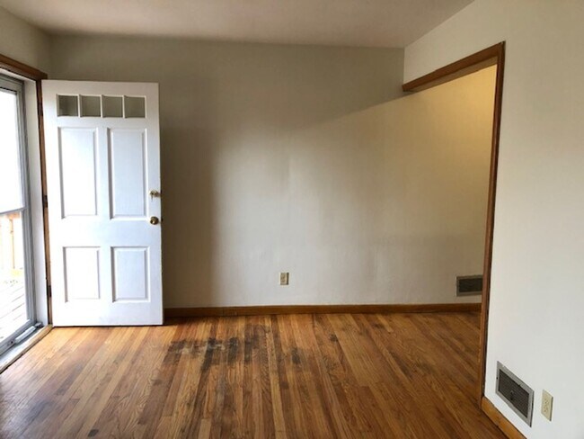 326 S 29th St-Unit -328 in Lincoln, NE - Building Photo - Building Photo