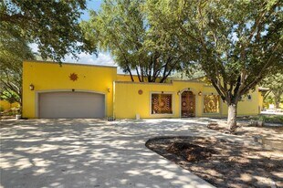41 N Ware Rd in McAllen, TX - Building Photo