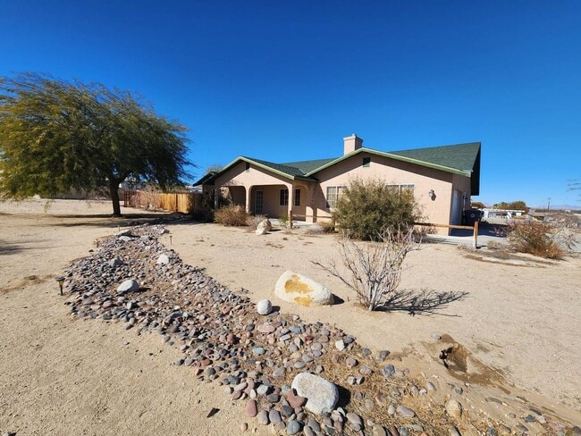 73989 Desert Dunes Dr in Twentynine Palms, CA - Building Photo - Building Photo