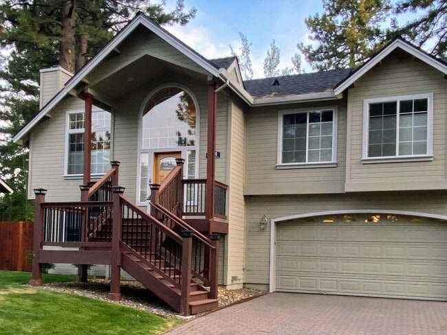 property at 1654 Plateau Cir