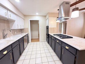 9506 Carousel Ln in Houston, TX - Building Photo - Building Photo