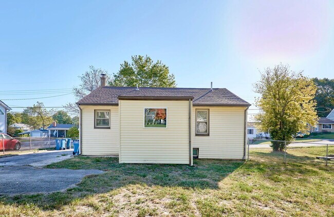 2313 Burns Ave in Overland, MO - Building Photo - Building Photo