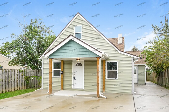 3418 Ralph Ave in Cleveland, OH - Foto de edificio