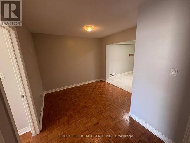 341 Lakeshore Rd E in Oakville, ON - Building Photo - Building Photo