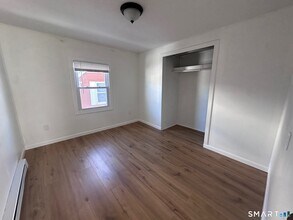 24 Rocky Hill Ave in New Britain, CT - Building Photo - Building Photo