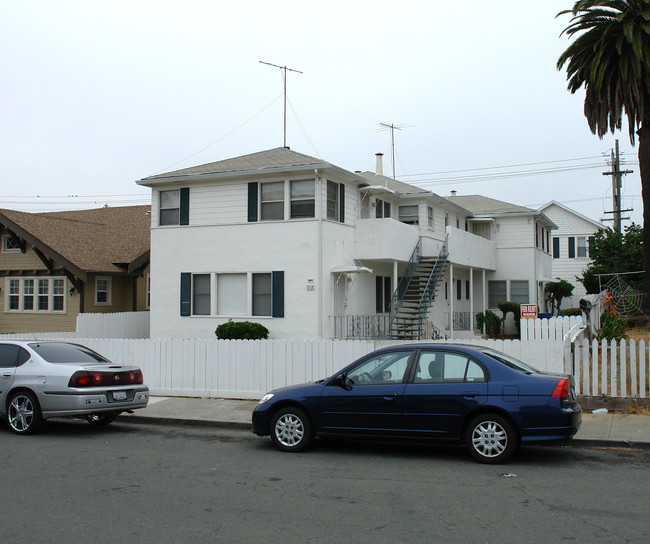 712 Kentucky St in Vallejo, CA - Foto de edificio - Building Photo