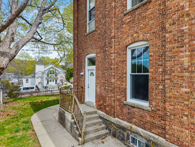 139 Boswell Ave in Norwich, CT - Building Photo - Building Photo