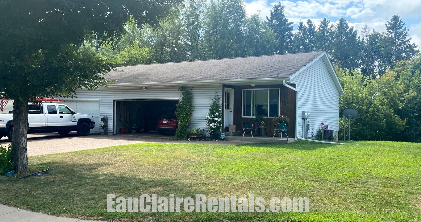 2265 Frank St, Unit 2265 in Eau Claire, WI - Foto de edificio