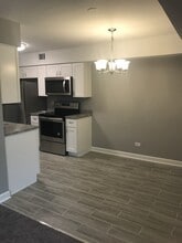 905 Casey Ct in Schaumburg, IL - Building Photo - Building Photo