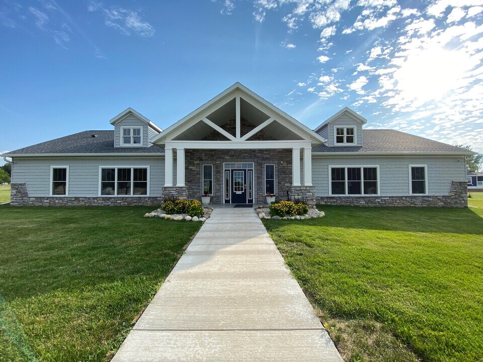 WildFlower Crossing in Albion, MI - Building Photo