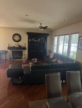 24364 Allegra Way in Santa Clarita, CA - Building Photo - Building Photo